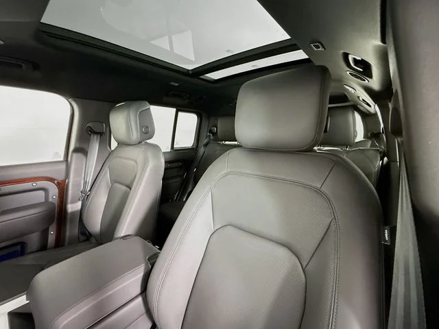 Certified Used 2025 Sedona Red Land Rover X-Dynamic SE image 17