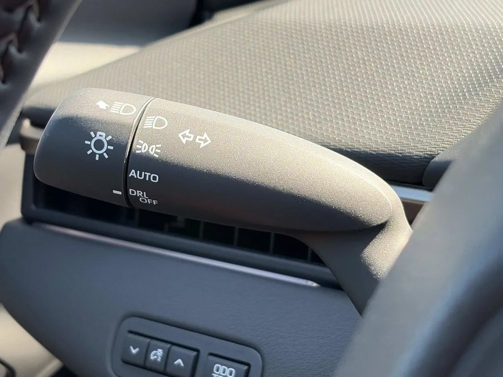 New 2026 Wind Chill Pearl Toyota XLE image 33