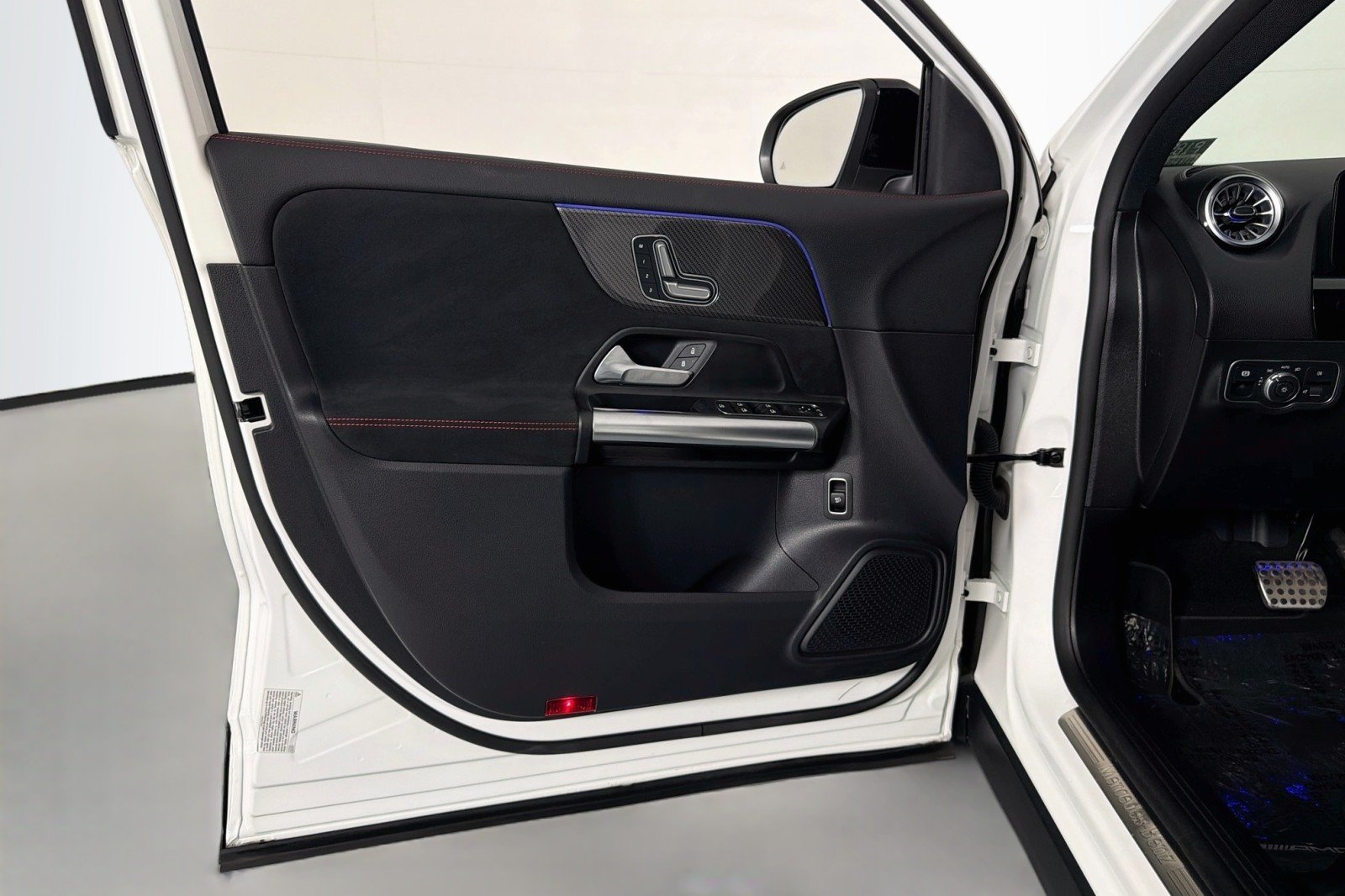 Used 2023 Polar White Mercedes-Benz 250 image 20