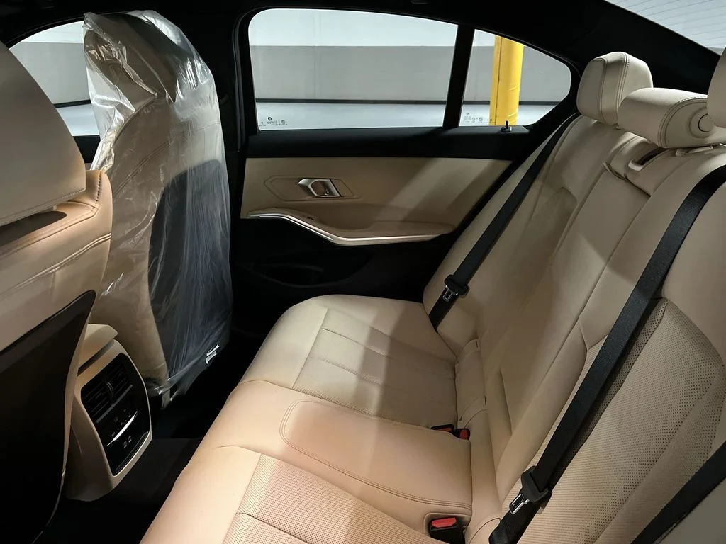 2025 BMW 3 Series 330i - Photo 23