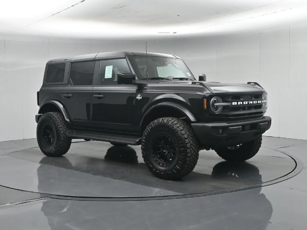New 2026 Shadow Black Ford Outer Banks image 24