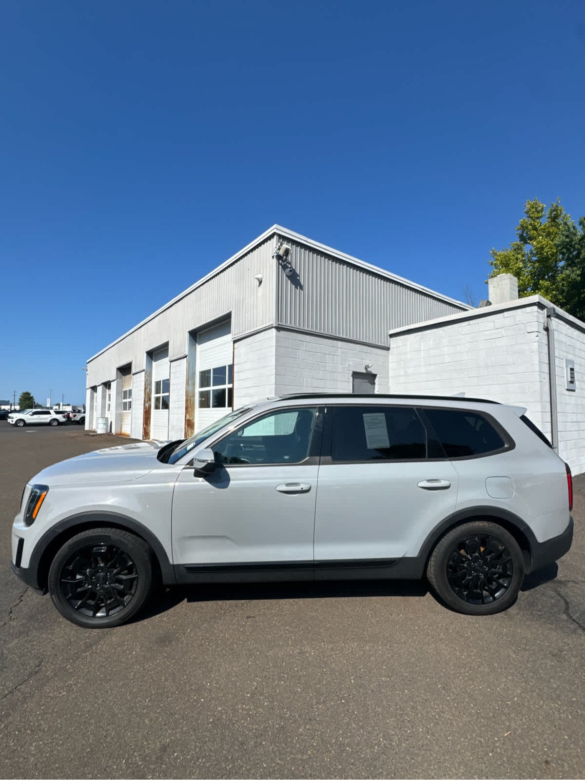 Used 2021 Wolf Gray Kia EX image 2
