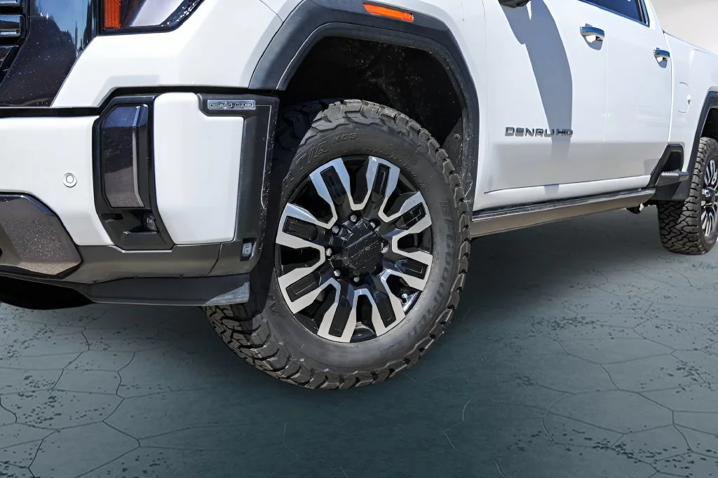Used 2024 Summit White GMC Denali Ultimate image 3