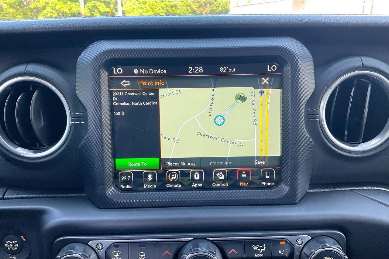 Certified Used 2018 Silver Jeep Sahara image 14