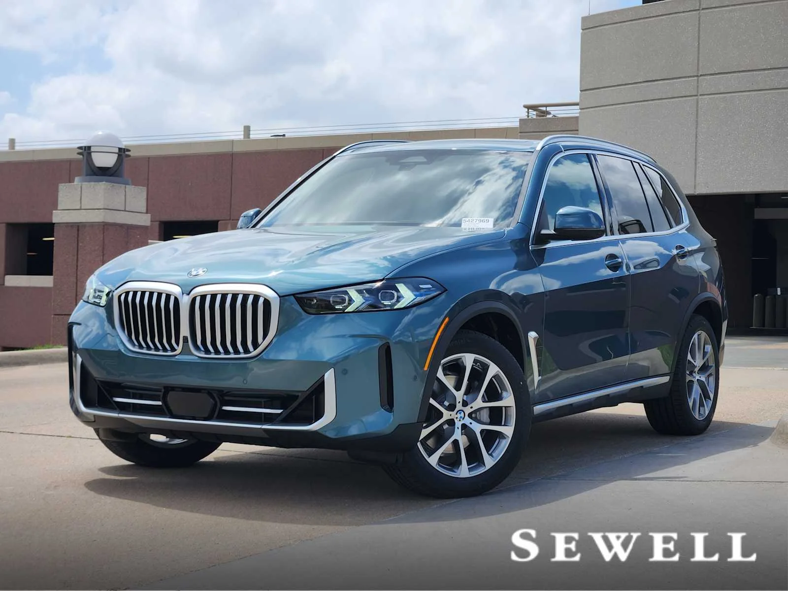2026 BMW X5 sDrive40i's photo