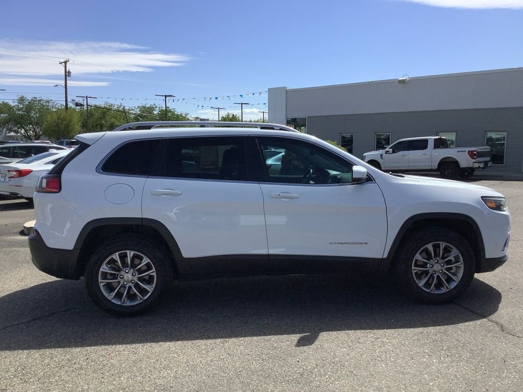 Used 2021 White Jeep Latitude Plus image 28