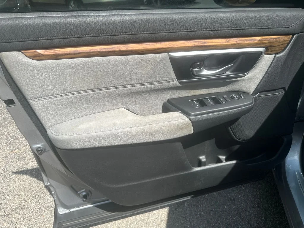Used 2018 Silver Honda EX image 8