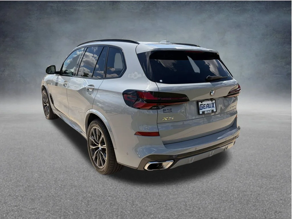 Used 2026 Gray BMW sDrive40i image 5
