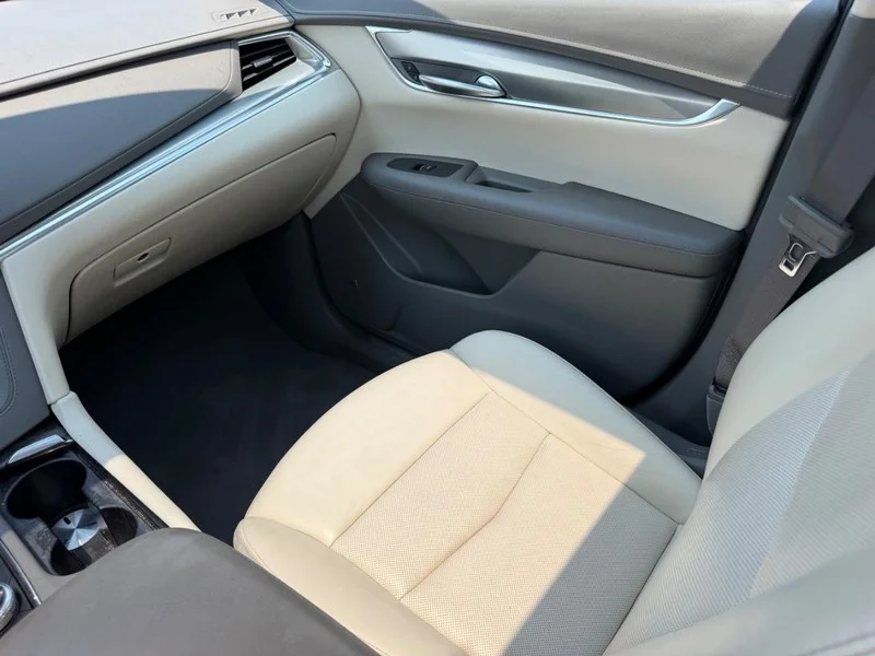 Certified Used 2021 Stellar Black Metallic Cadillac FWD Premium Luxury image 19