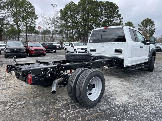 New 2026 Oxford White Ford F-450® XL image 3