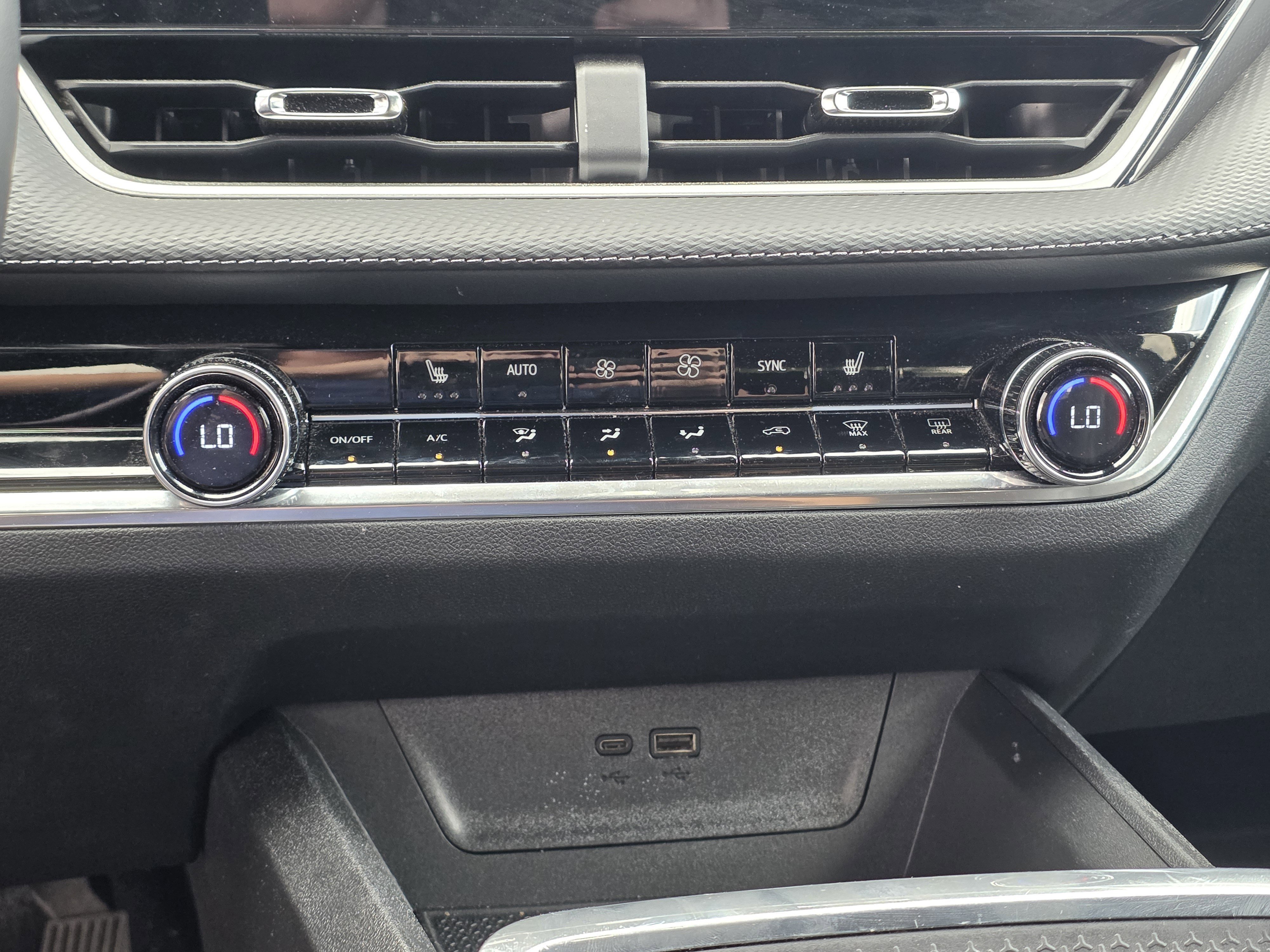 Used 2025 Mosaic Black Metallic Chevrolet AWD LT image 20