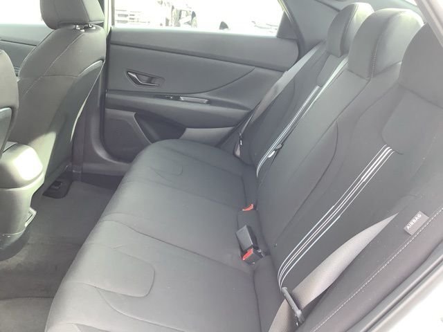 New 2026 White Hyundai SEL Sport image 19