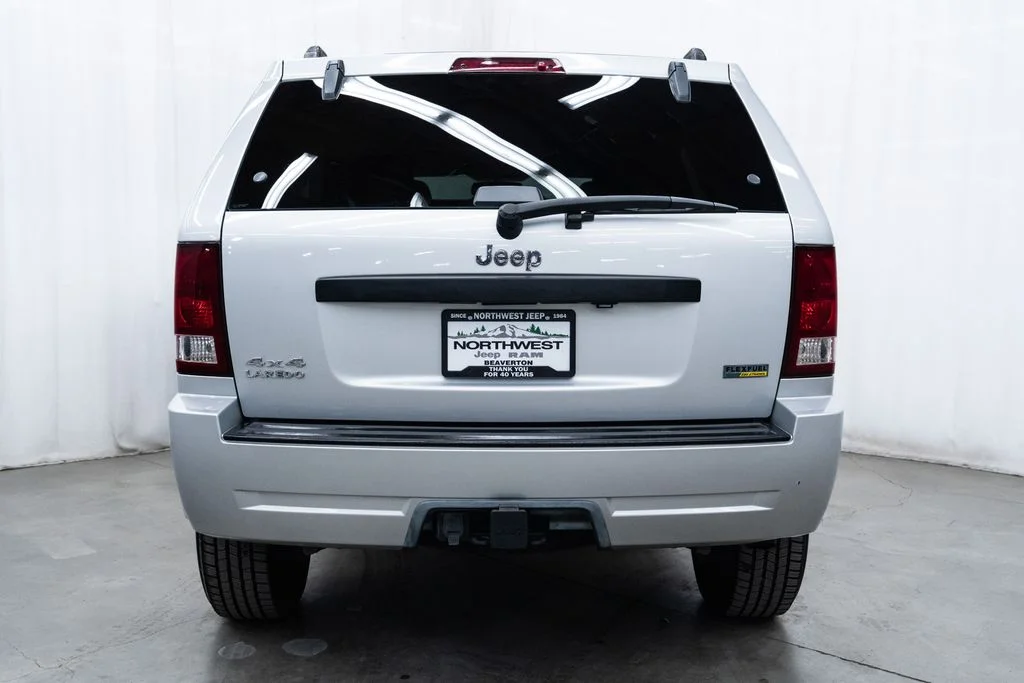 Used 2007 Silver Jeep Laredo image 5