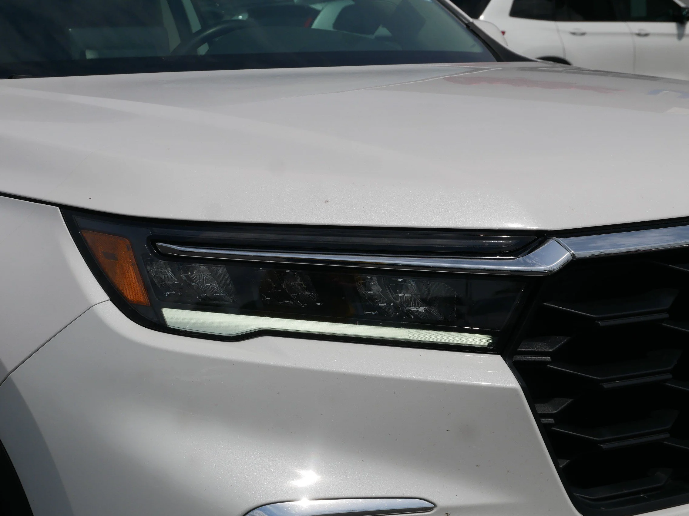 Used 2023 Platinum White Pearl Honda EX-L 8 Passenger image 16