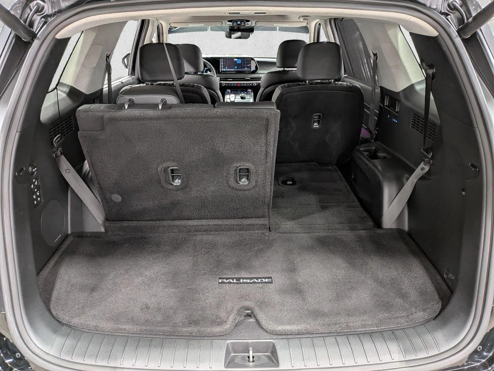 Used 2024 Abyss Black Pearl Hyundai Limited image 6