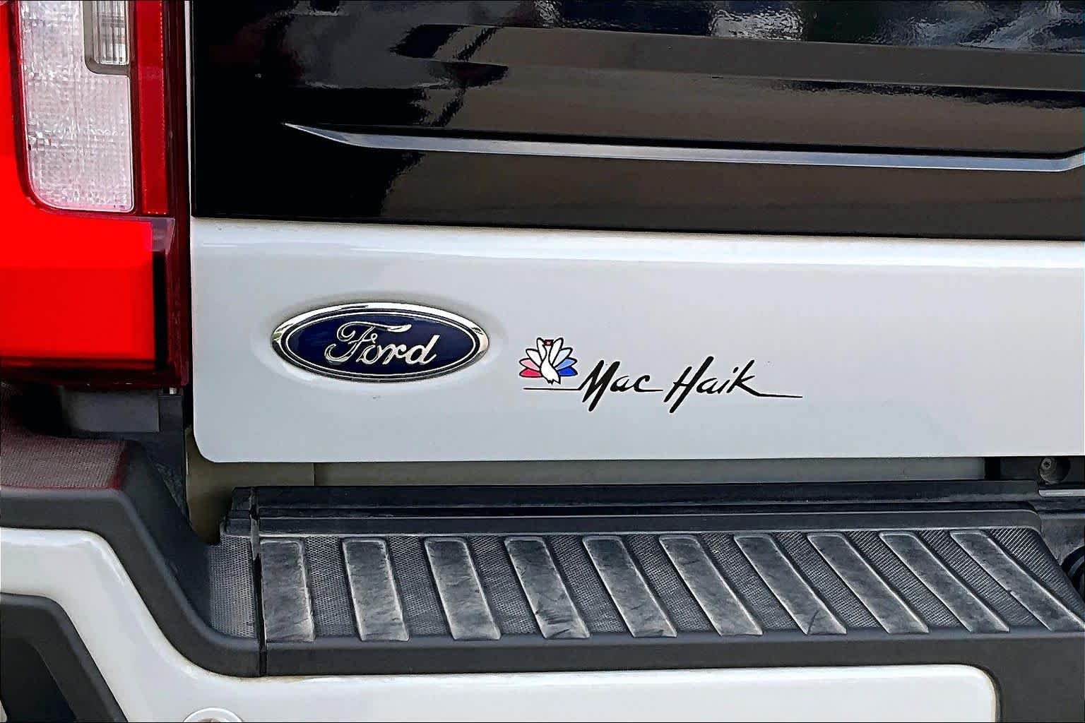 Used 2025 Avalanche Gray Ford Platinum image 27