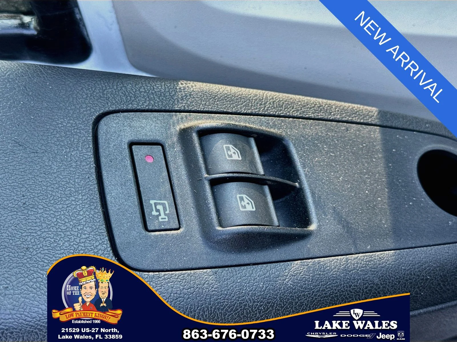 Used 2016 White Ram High Roof image 16