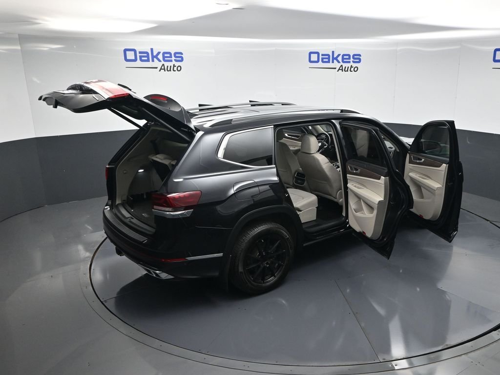Used 2024 Deep Black Volkswagen 2.0T SEL Premium R-Line image 62