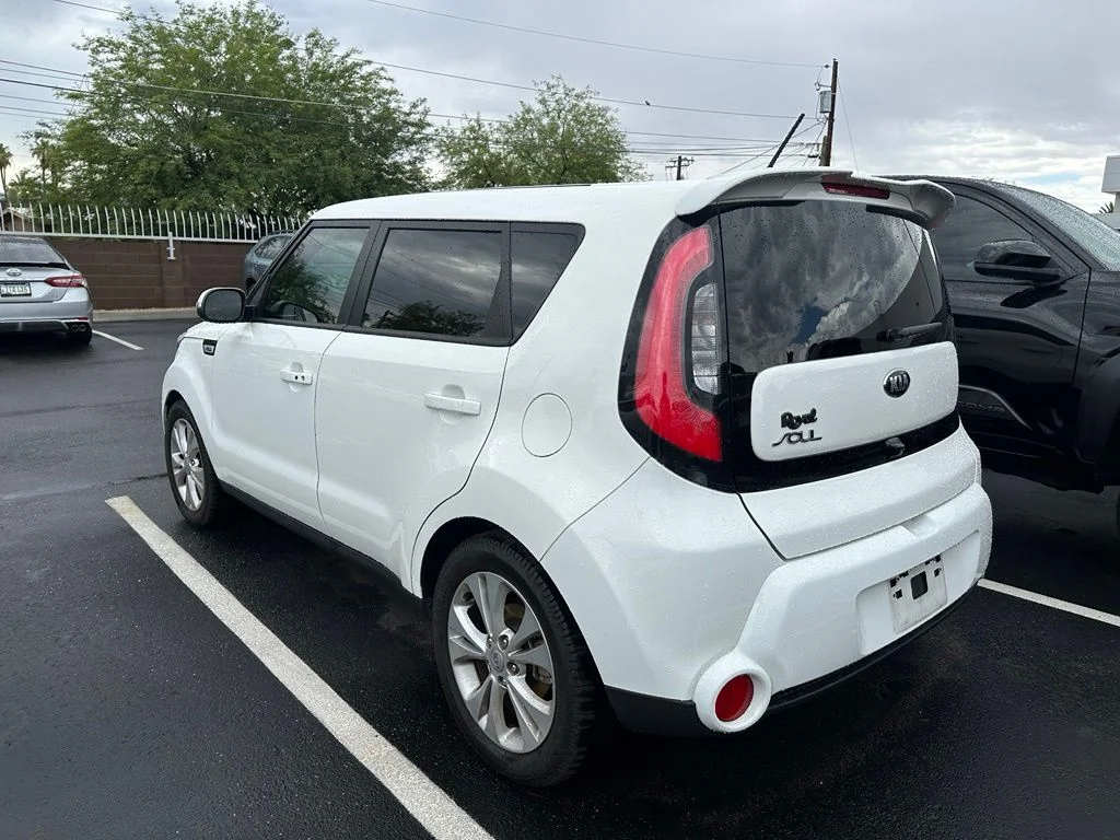 Used 2016 White Kia Exclaim image 8