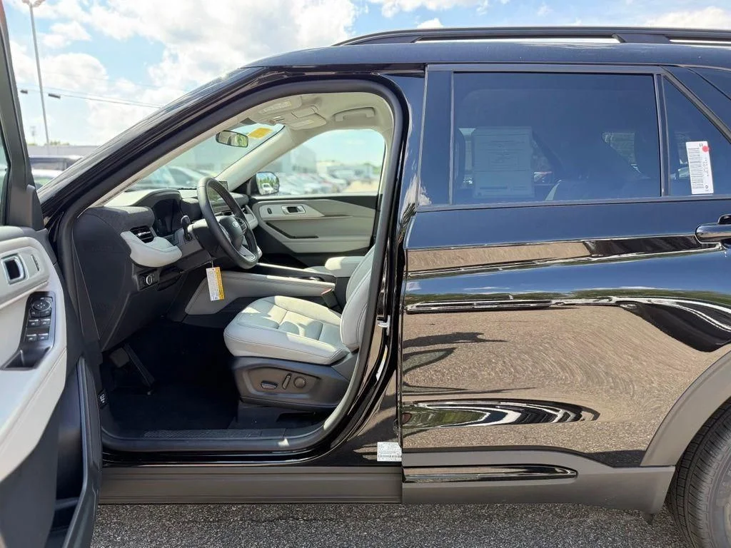 New 2026 Black Ford Active image 12