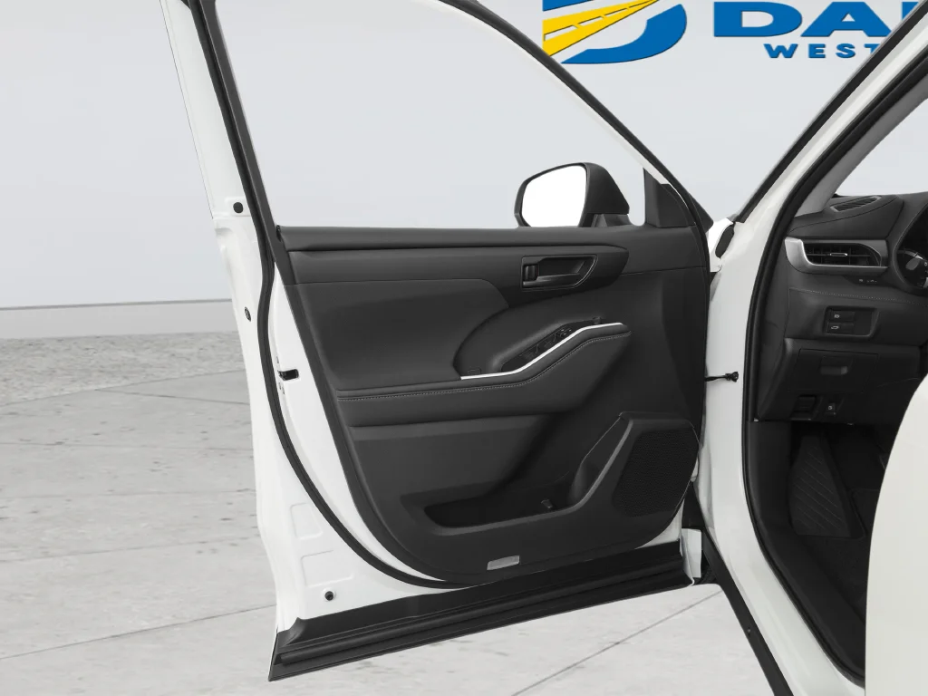 Used 2020 White Toyota XLE image 12