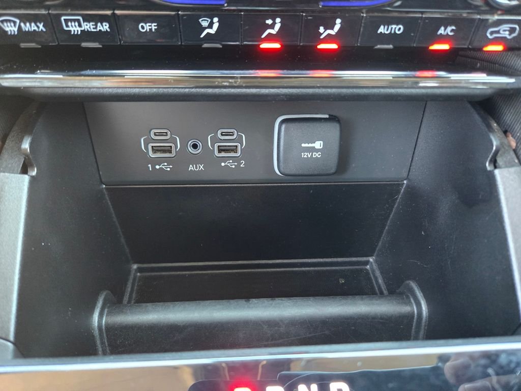 Used 2023 White Jeep Laredo image 16