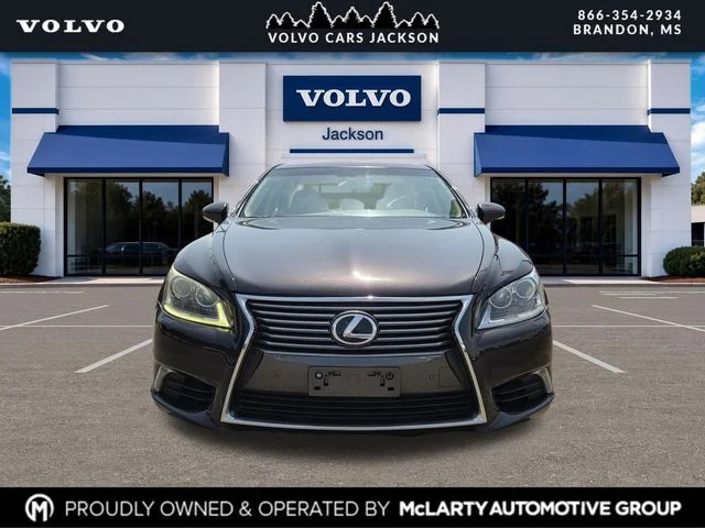 Used 2016 Red Lexus 460 image 2