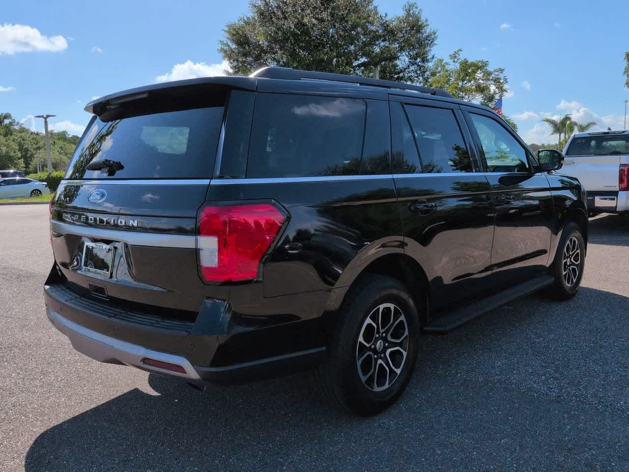 Used 2024 Agate Black Metallic Ford XLT image 6