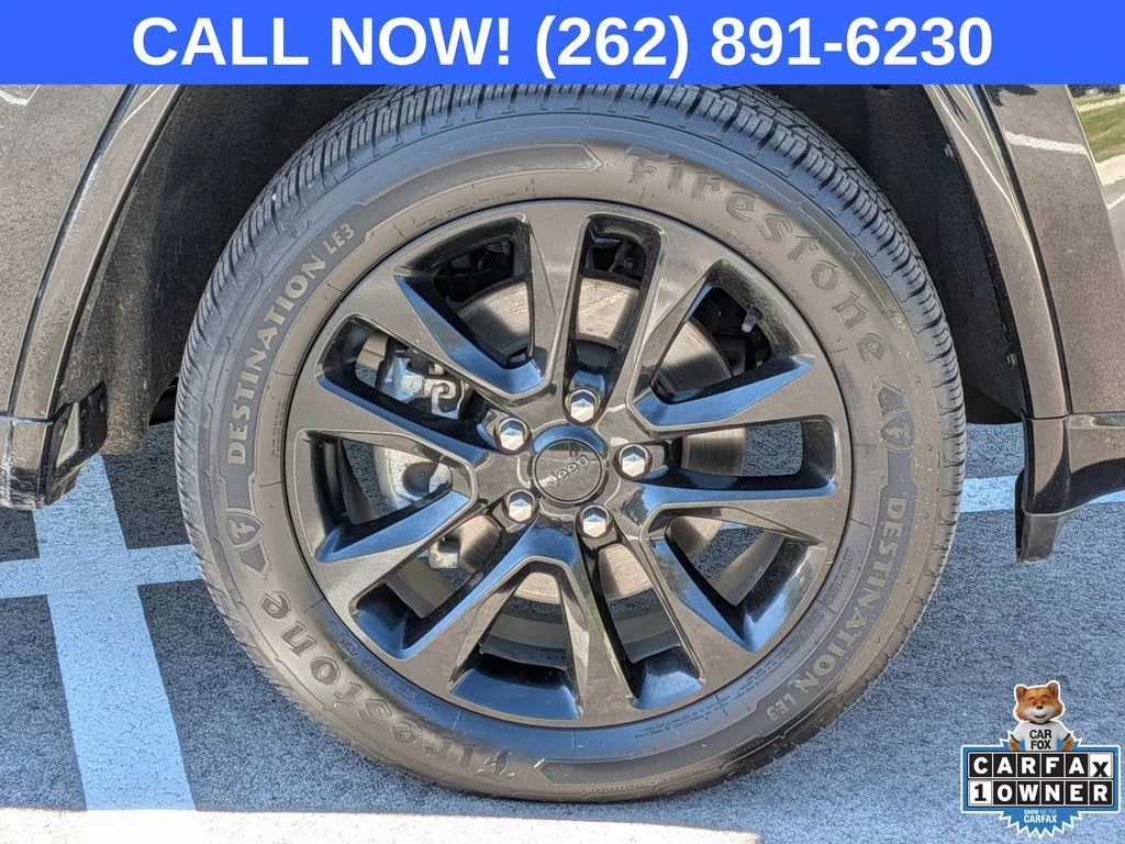 Used 2022 Black Jeep Laredo X image 9