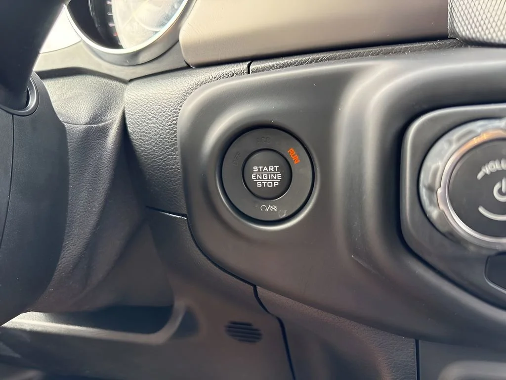 Used 2021 Black Jeep Unlimited Sport S image 18