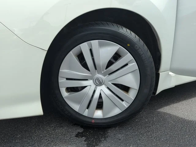 Used 2023 White Nissan S image 46