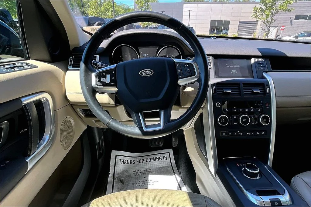 Used 2019 Loire Blue Metallic Land Rover HSE image 5