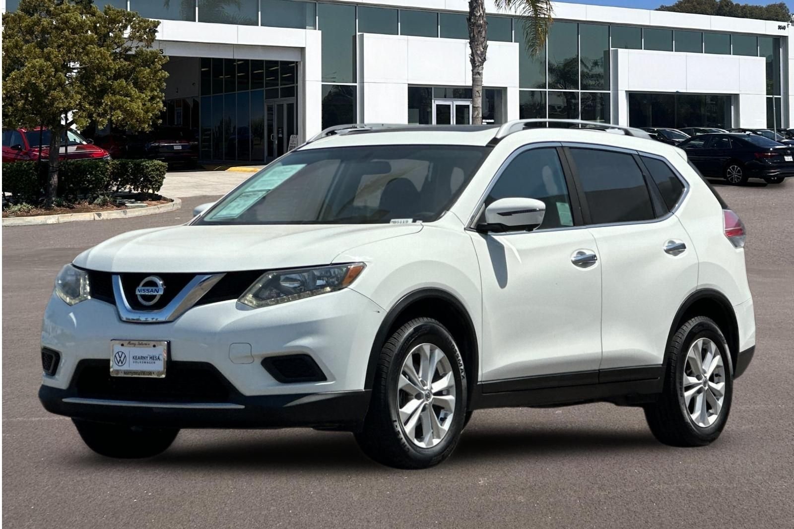 Used 2016 Glacier White Nissan SV image 7