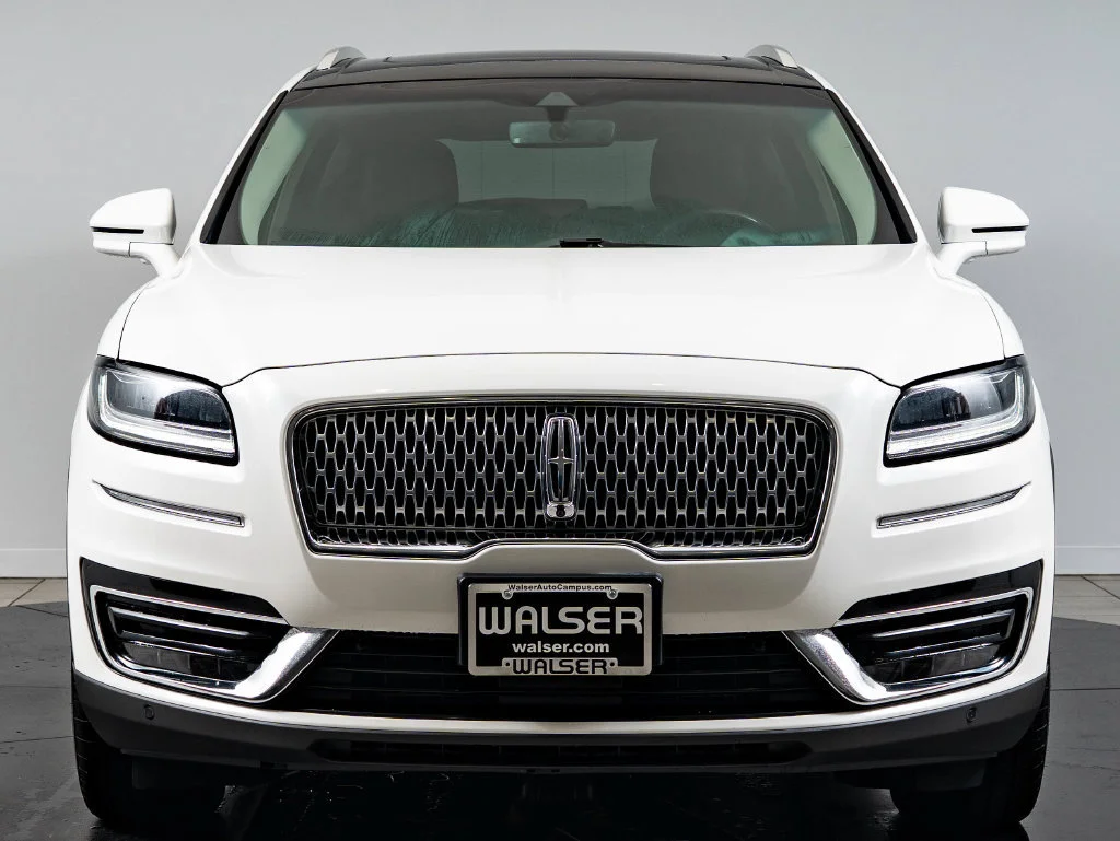 Used 2020 Pristine White Lincoln Reserve image 2