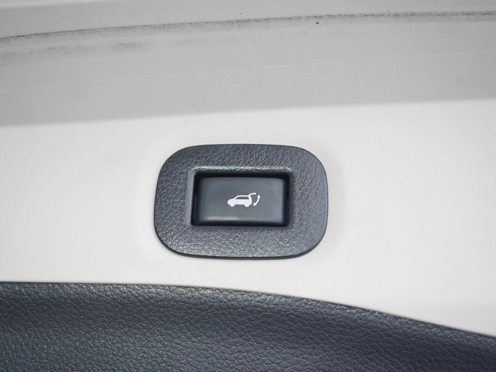 Used 2020 Gun Metallic Nissan SV image 11