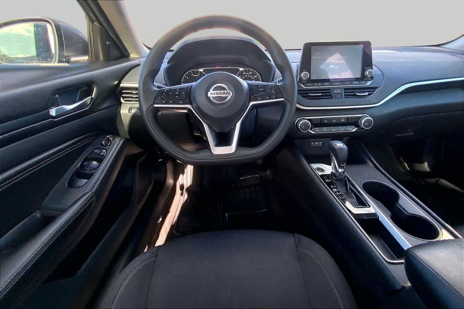 Used 2020 Gun Metallic Nissan 2.5 S image 5