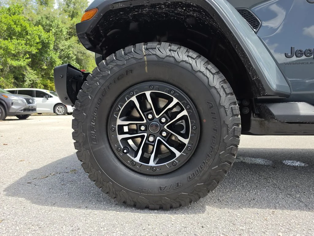 New 2026 Anvil Clear-Coat Exterior Paint Jeep Rubicon X image 33