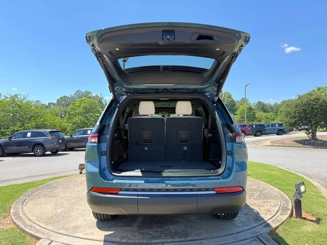 New 2026 Steel Blue Exterior Paint Jeep Limited image 32