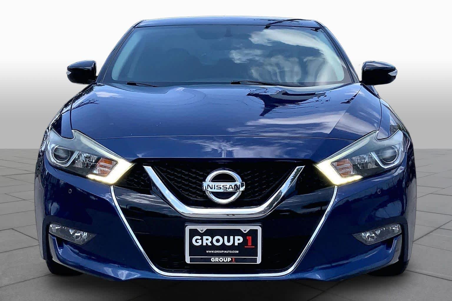 Used 2018 Deep Blue Pearl Nissan SV image 4