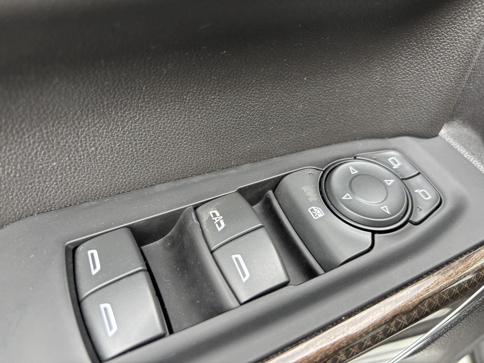 Used 2021 Summit White Chevrolet RST image 16