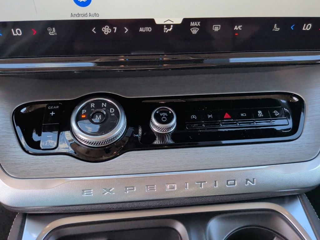 New 2026 Agate Black Metallic Ford MAX Platinum® image 31