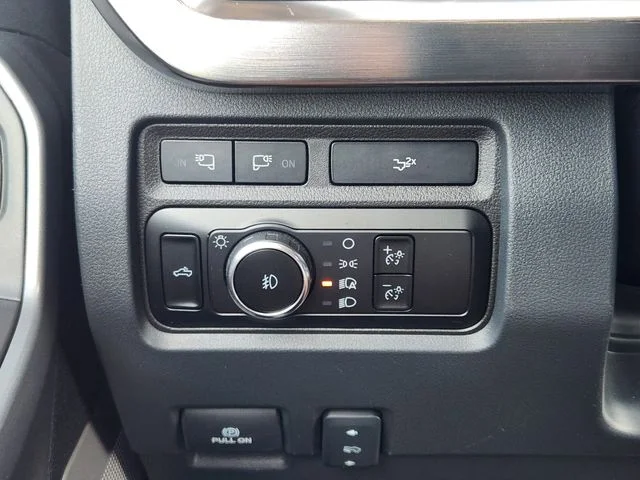 Used 2024 Gray Metallic Ford Lariat image 24