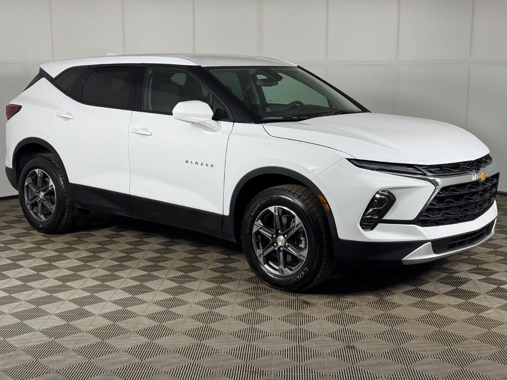 2025 Chevrolet Blazer 2LT - Photo 38