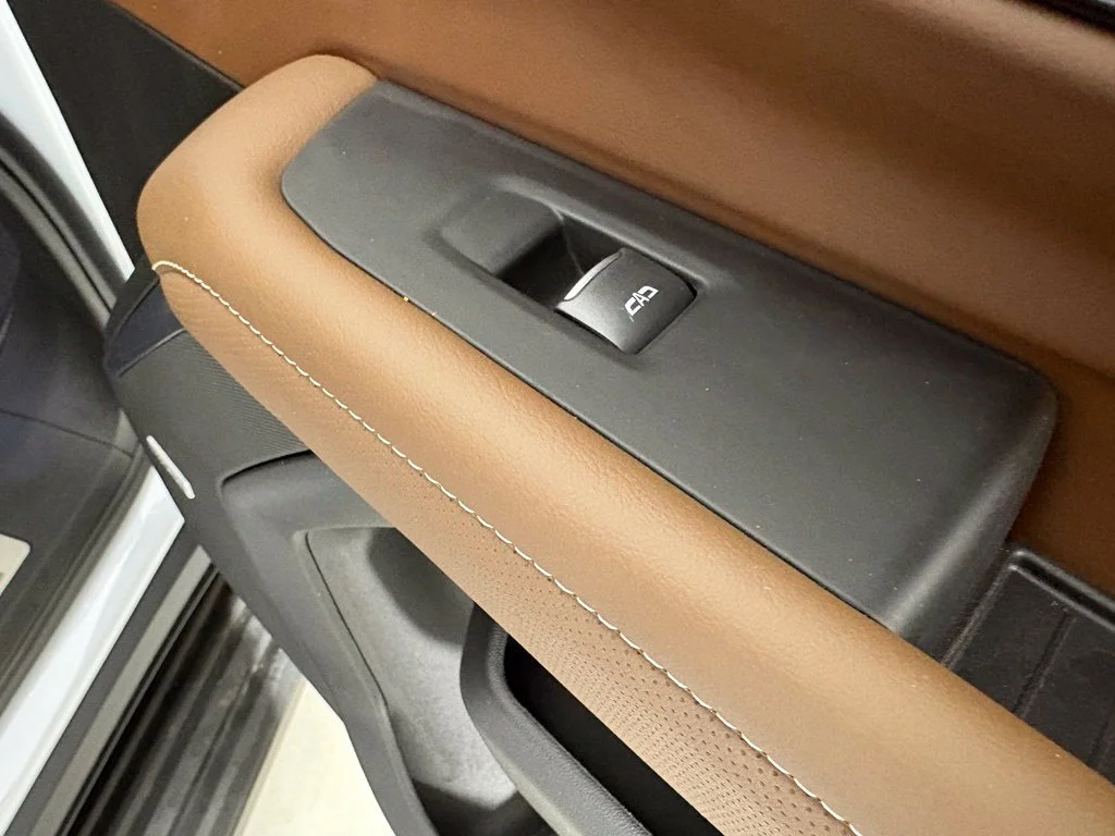 2027 Chevrolet Suburban High Country - Photo 15