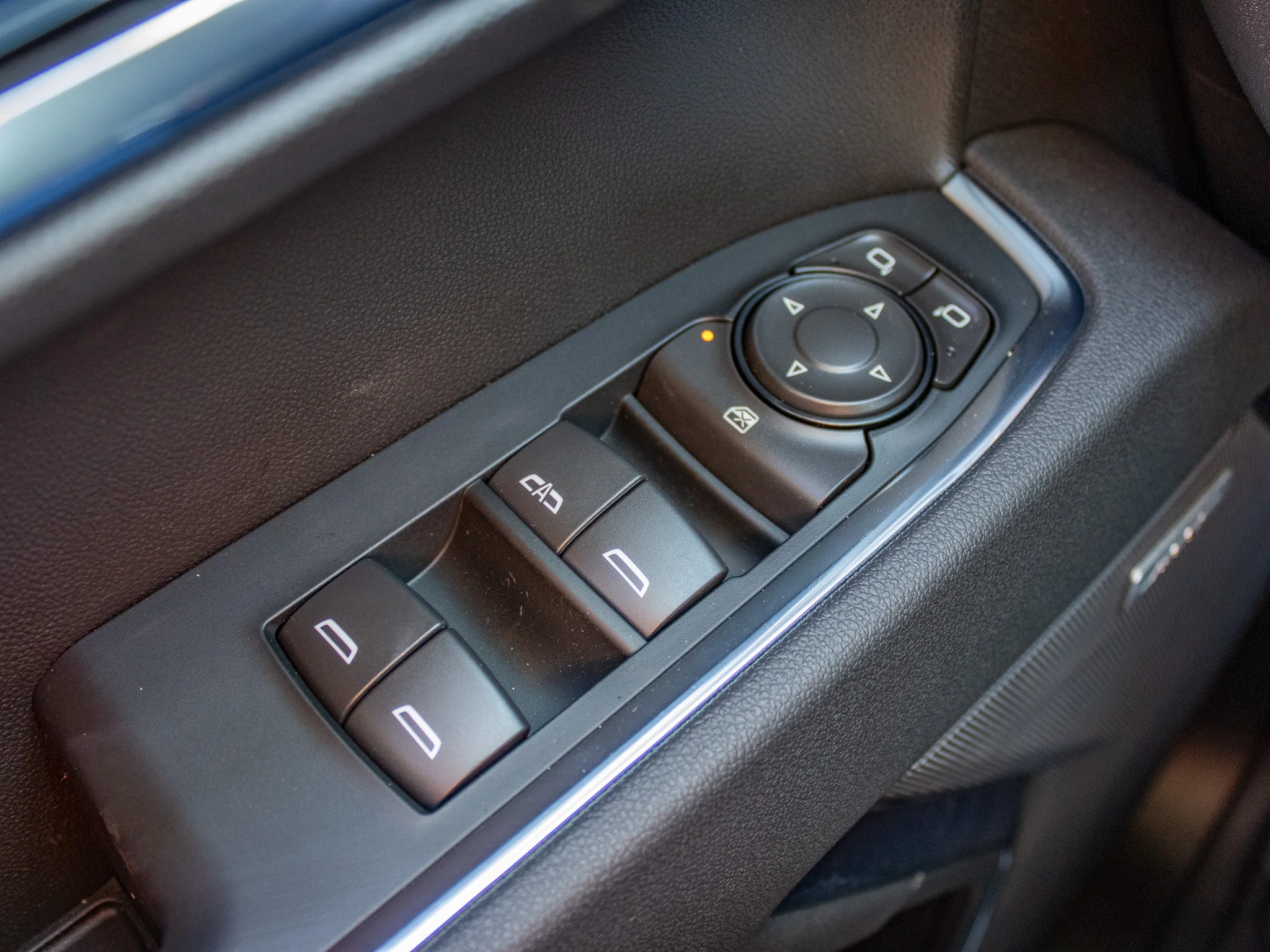 New 2026 STERLING GRAY METALLIC Chevrolet LT Trail Boss image 30