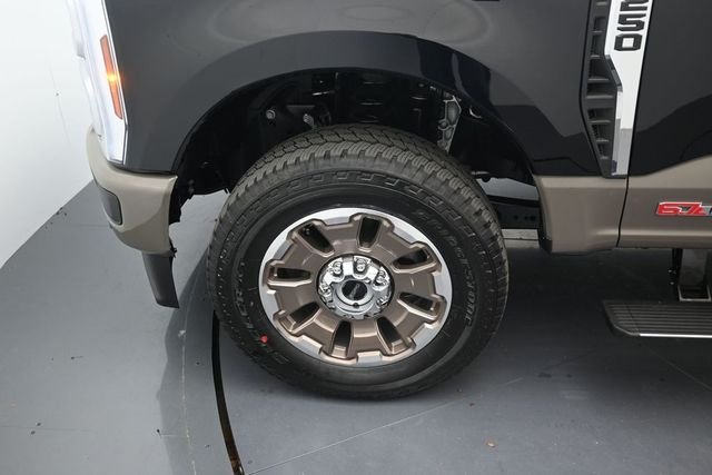 New 2026 Agate Black Metallic Ford F-250® King Ranch® image 9