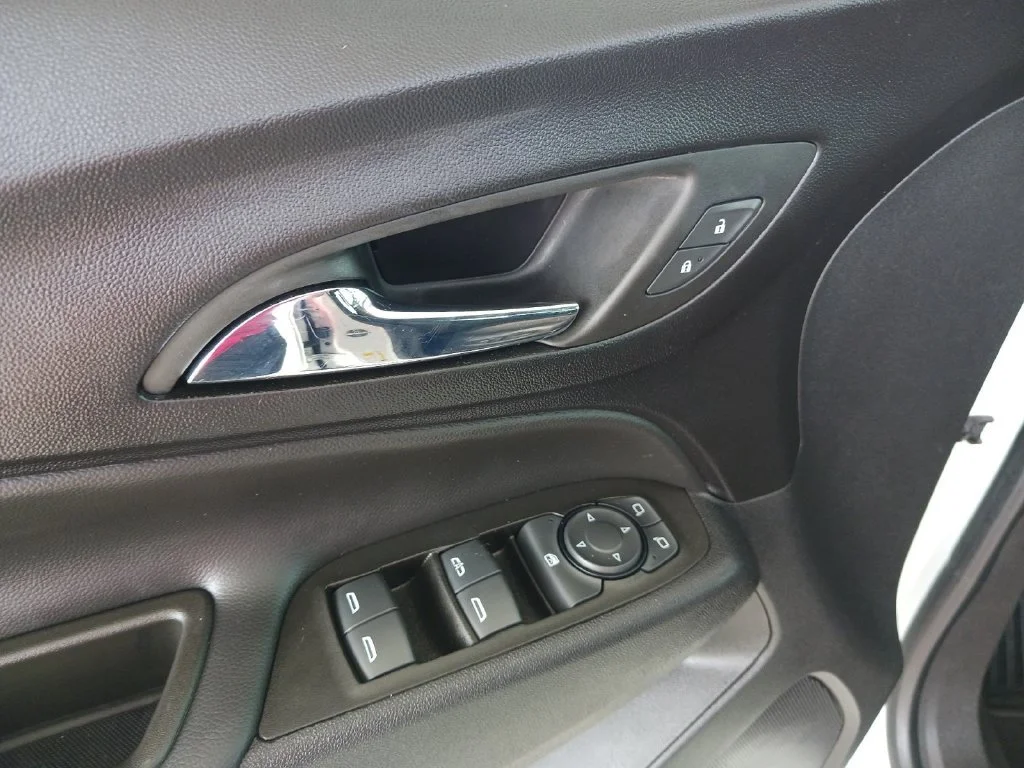 Used 2023 SUMMIT WHITE Chevrolet LT image 30