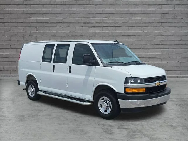 Used 2025 Summit White Chevrolet WT image 7