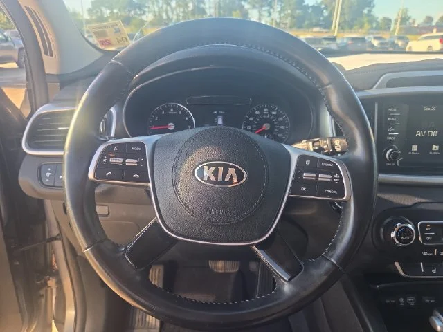 Used 2020 Silver Kia S image 23