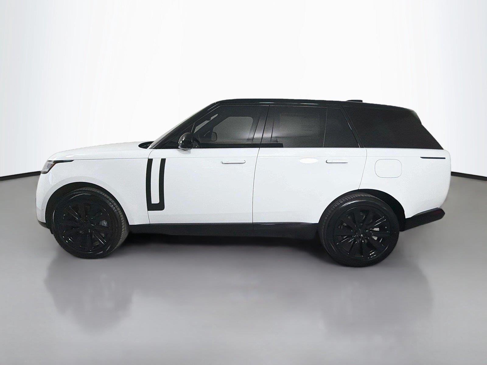 New 2026 Fuji White Land Rover SE image 8